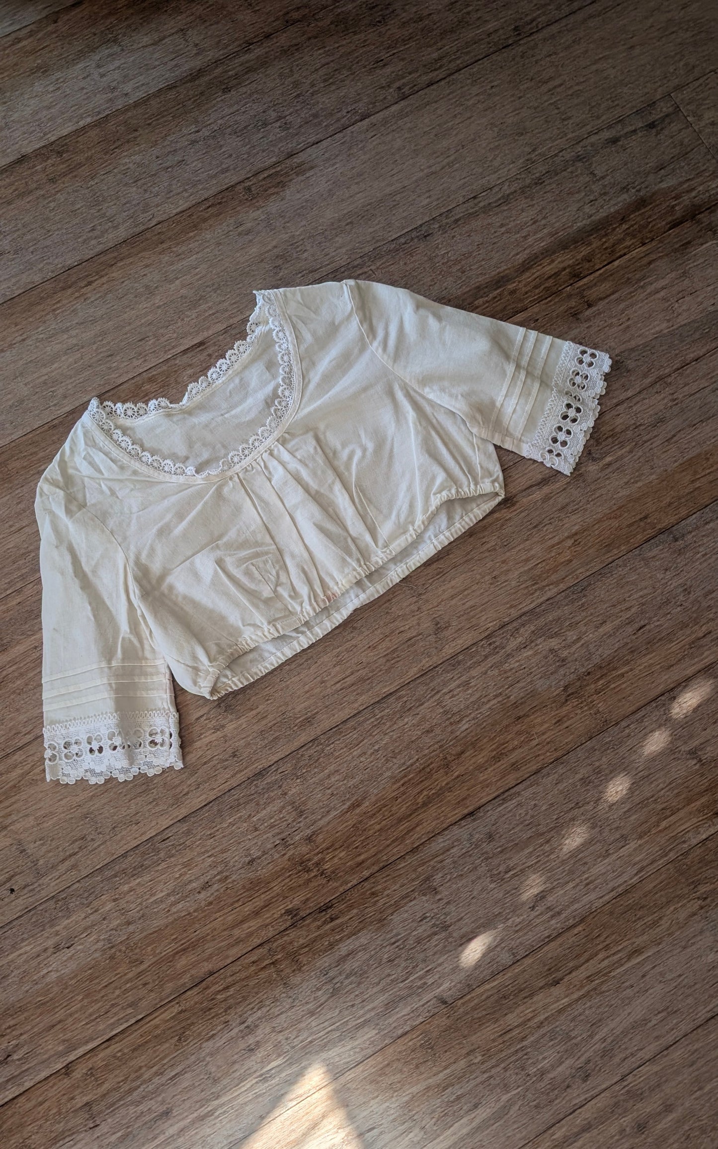 1970s drndl blouse Top Rad Bonnie's Vintage