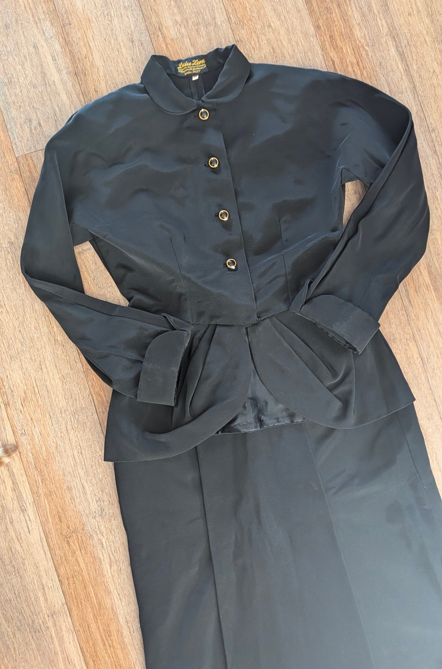 1940s luxury skirt suit