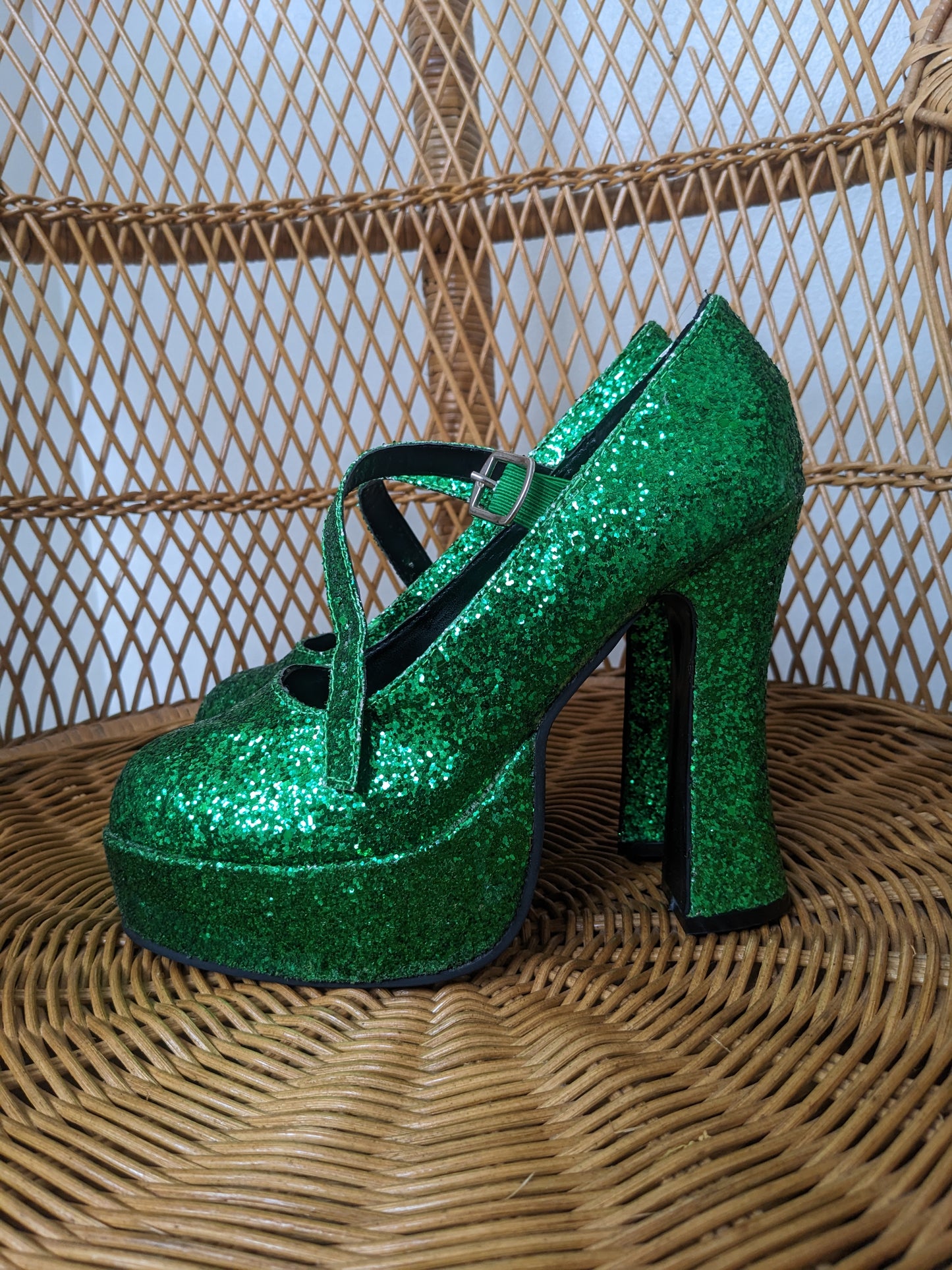 Y2k does 1970s sequin Mary Jane platforms Shoes Rad Bonnie's Vintage
