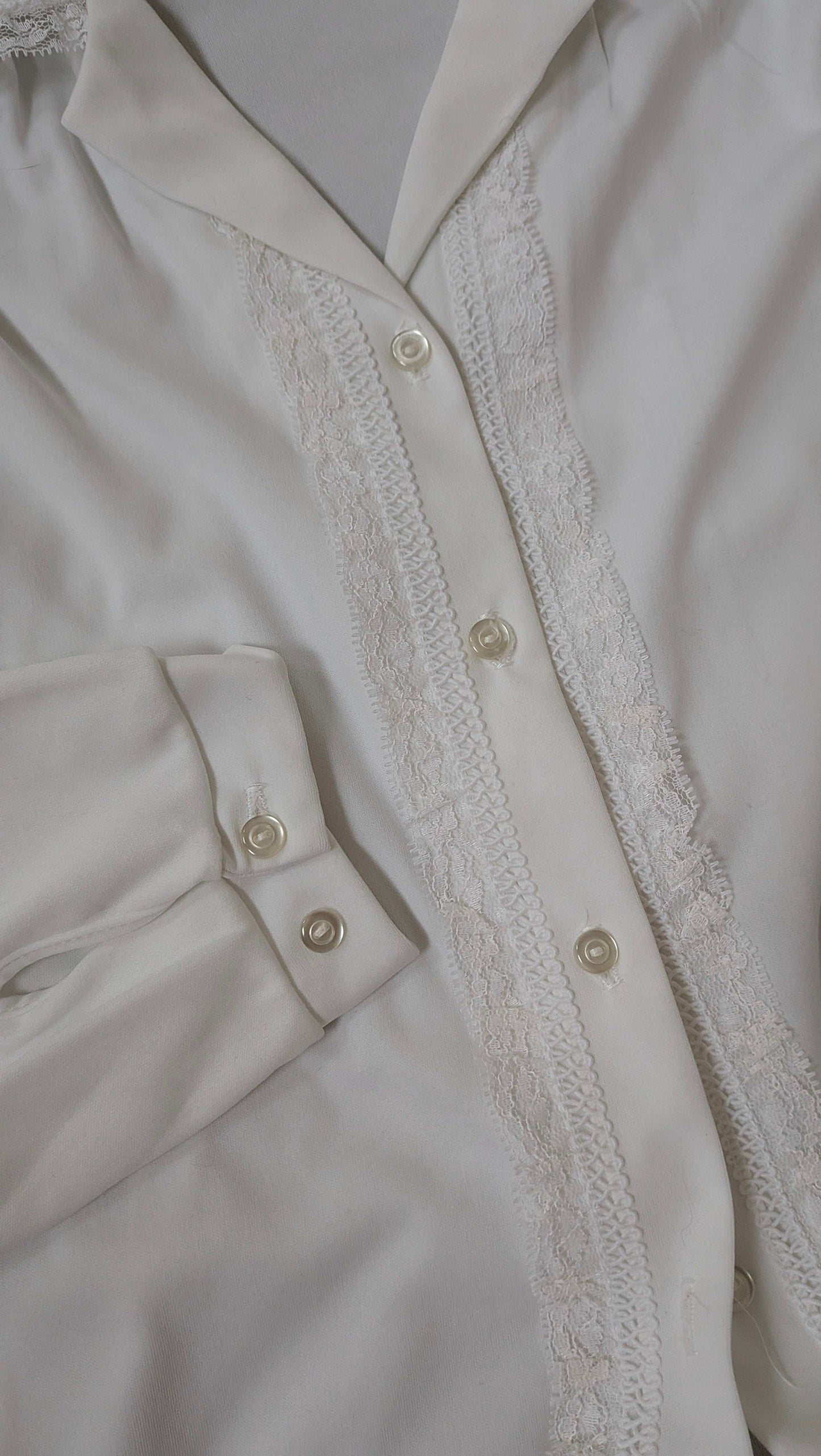 1970s white top Top Rad Bonnie's Vintage