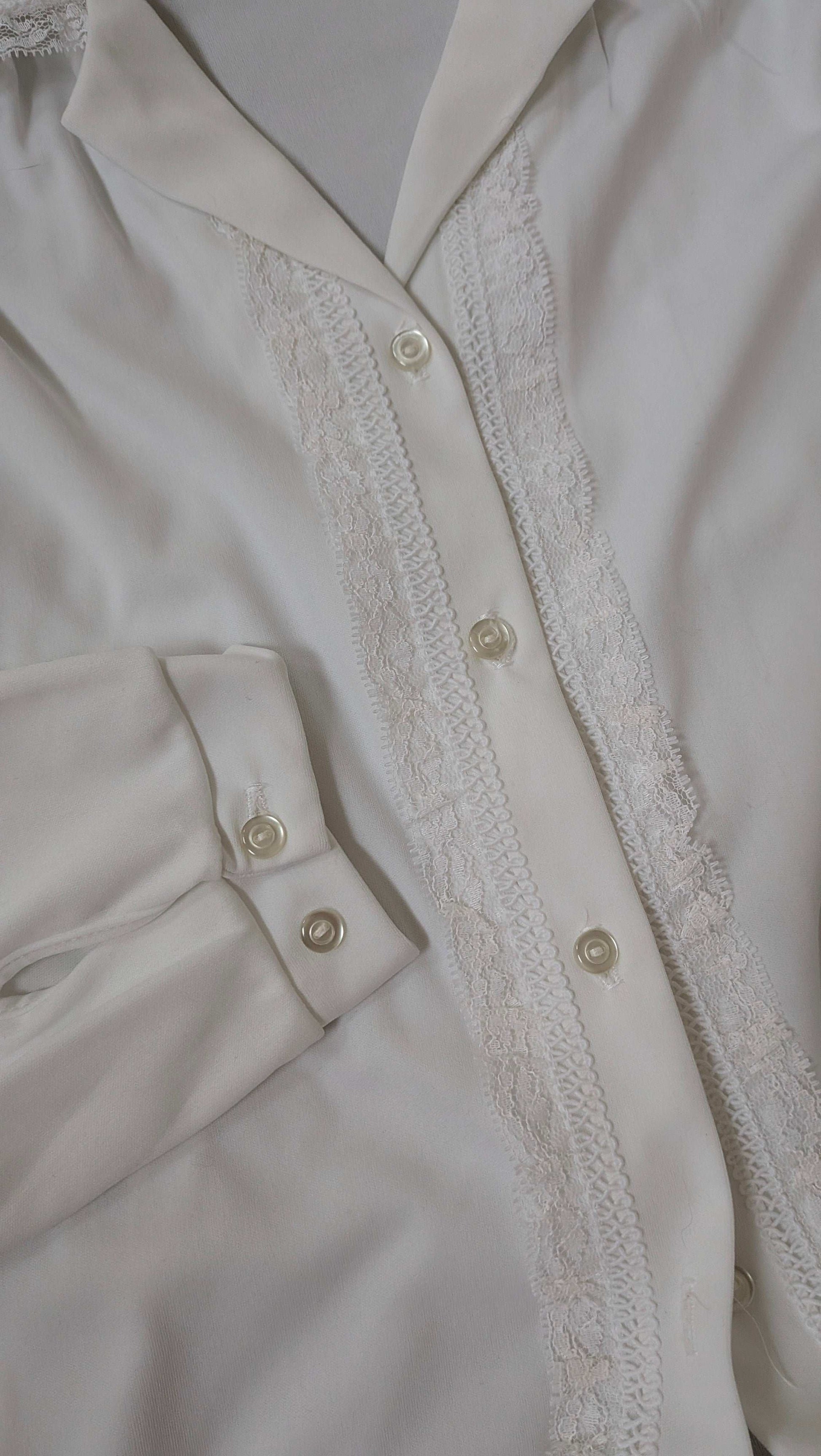 1970s white top Top Rad Bonnie's Vintage