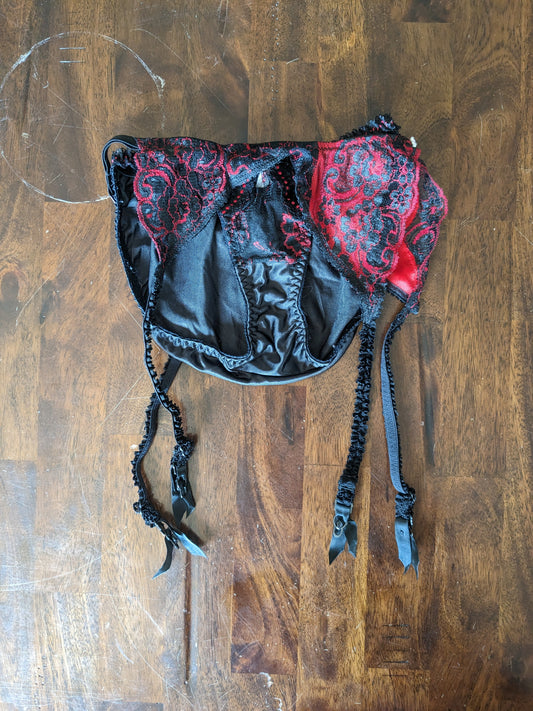 1980s panty & garter belt set Lingerie Rad Bonnie's Vintage