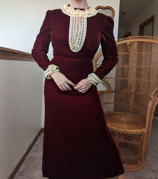 1930s velvet & lace dress Dress Rad Bonnie's Vintage