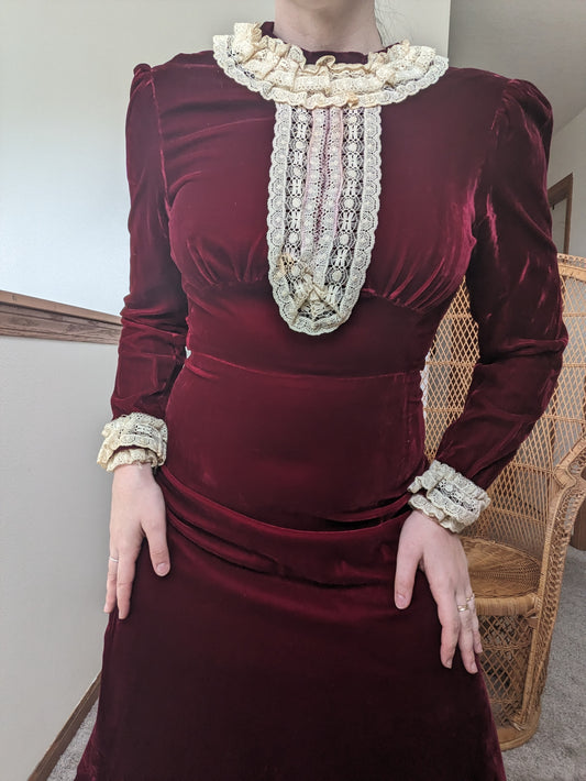 1930s velvet & lace dress Dress Rad Bonnie's Vintage