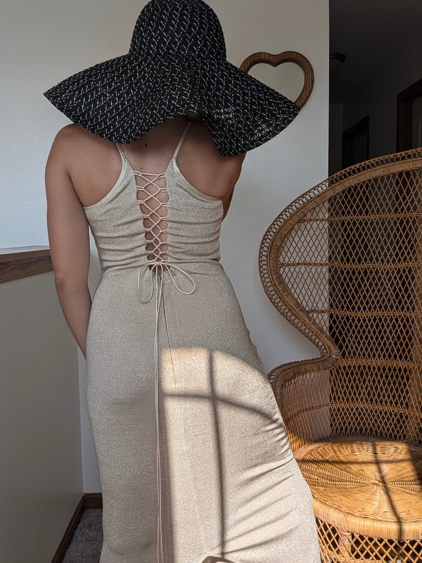 Modern over-sized sun hat