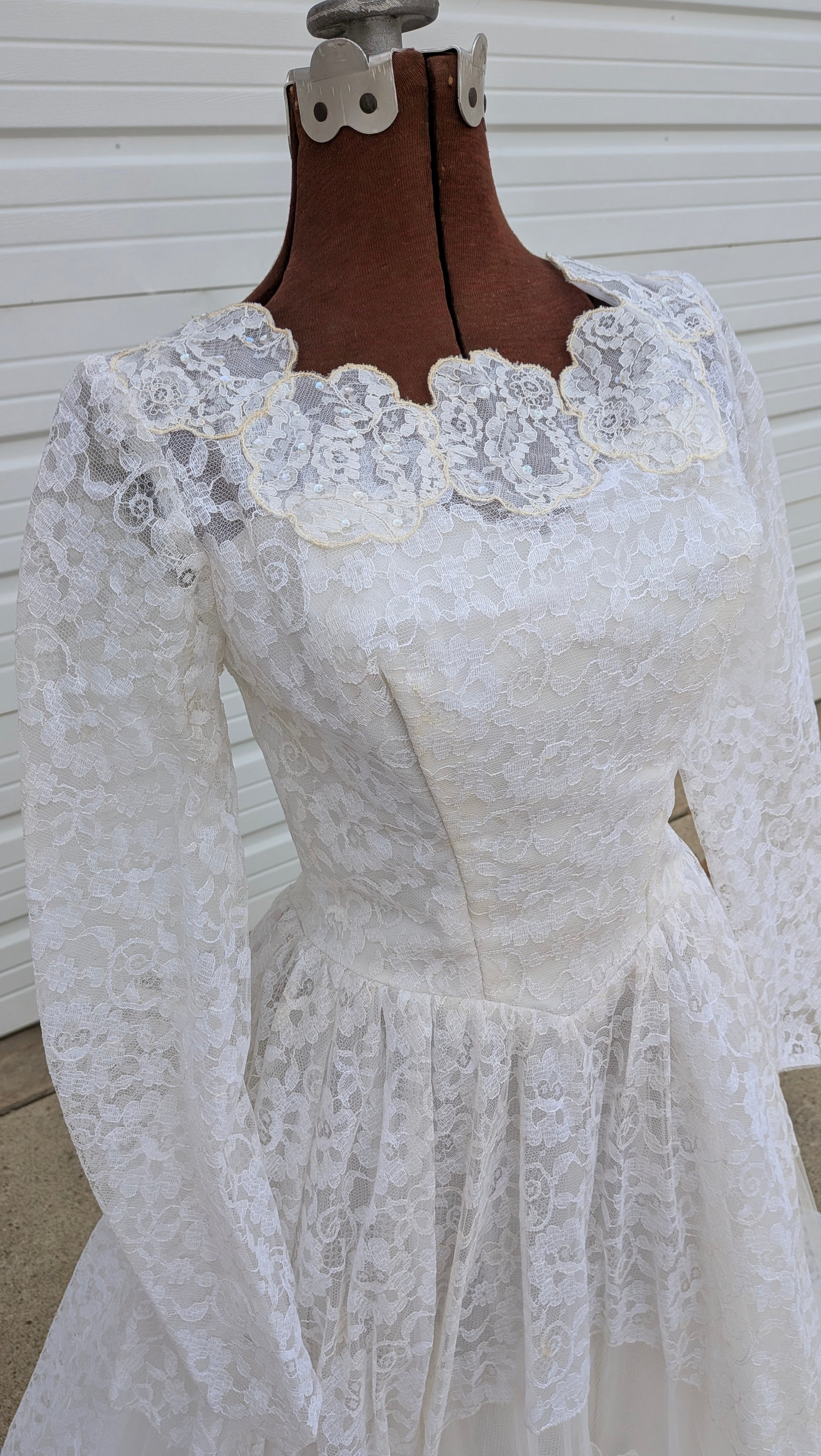 1960s lace wedding gown Dress Rad Bonnie's Vintage
