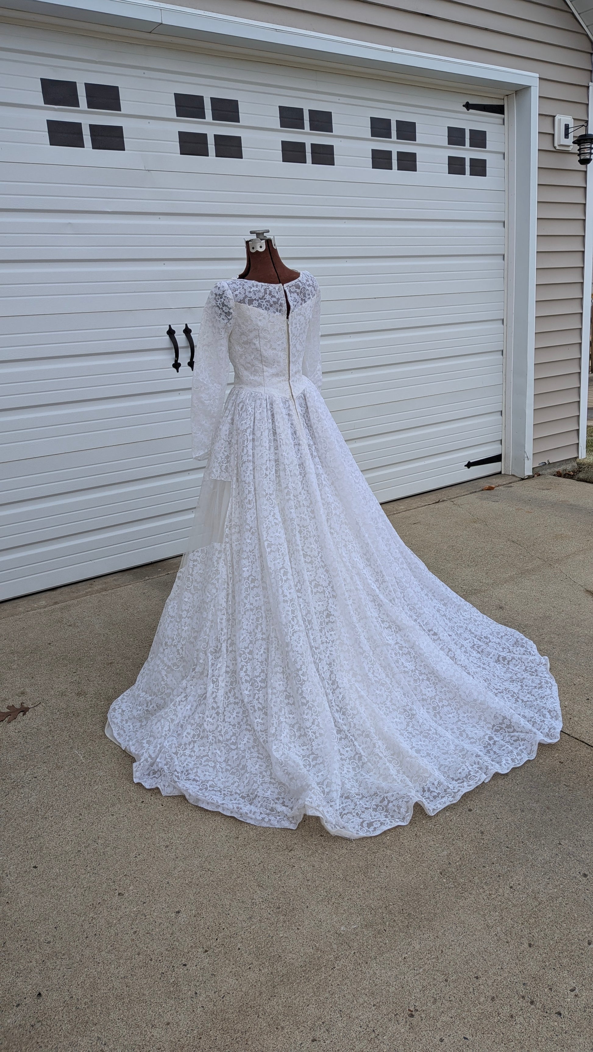 1960s lace wedding gown Dress Rad Bonnie's Vintage