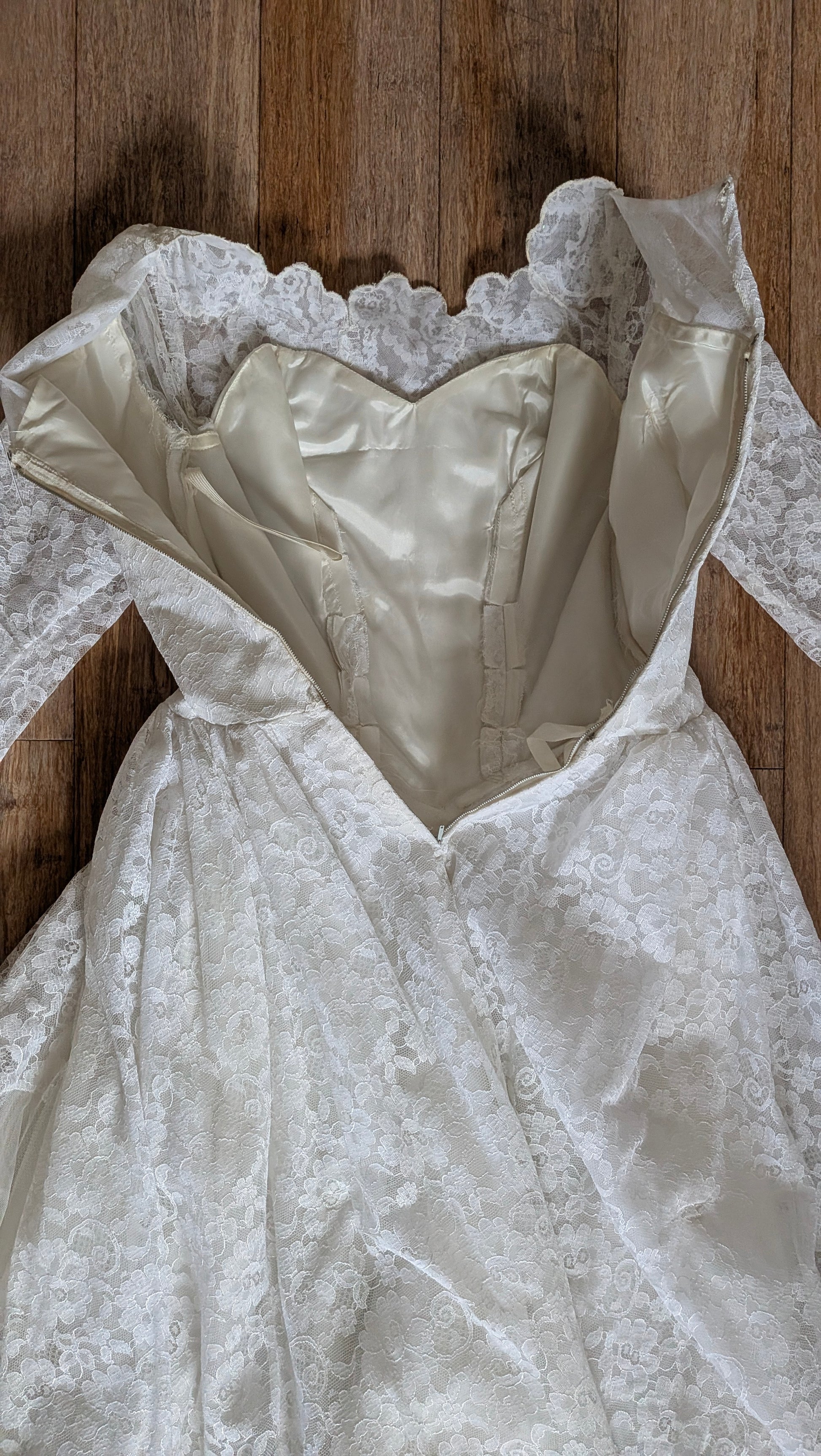 1960s lace wedding gown Dress Rad Bonnie's Vintage