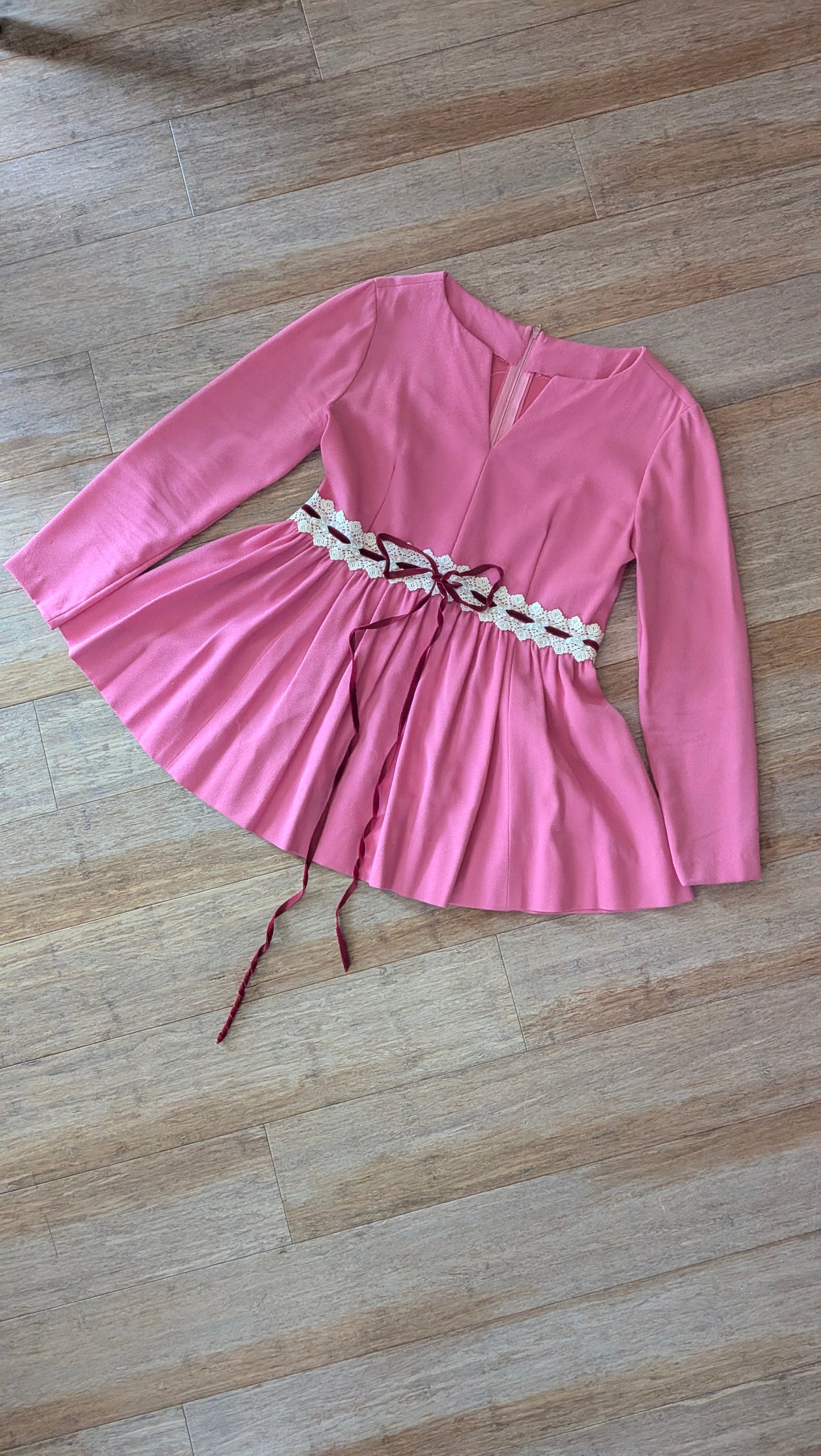 1960s pink top