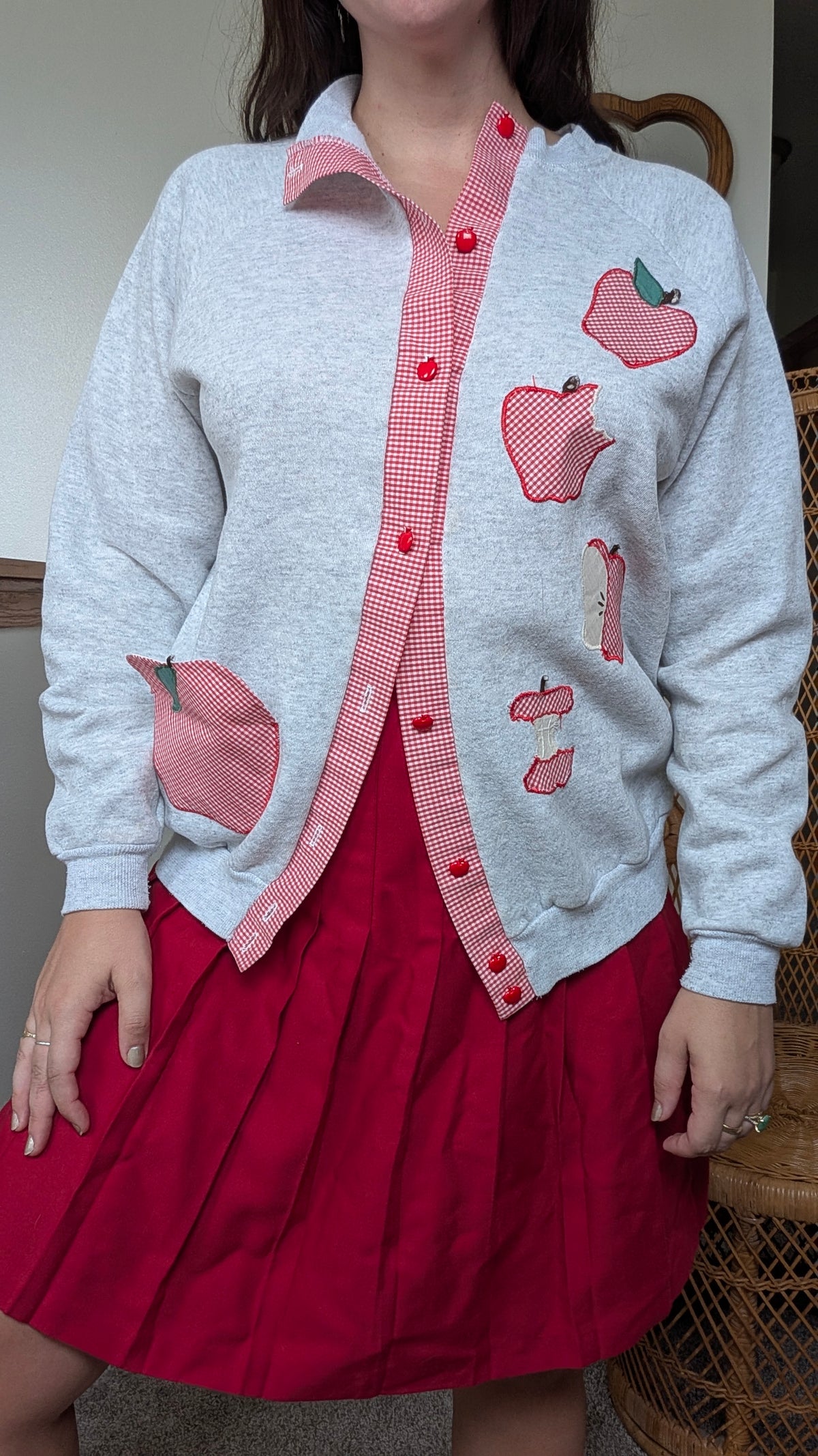 1980s apple sweatshirt